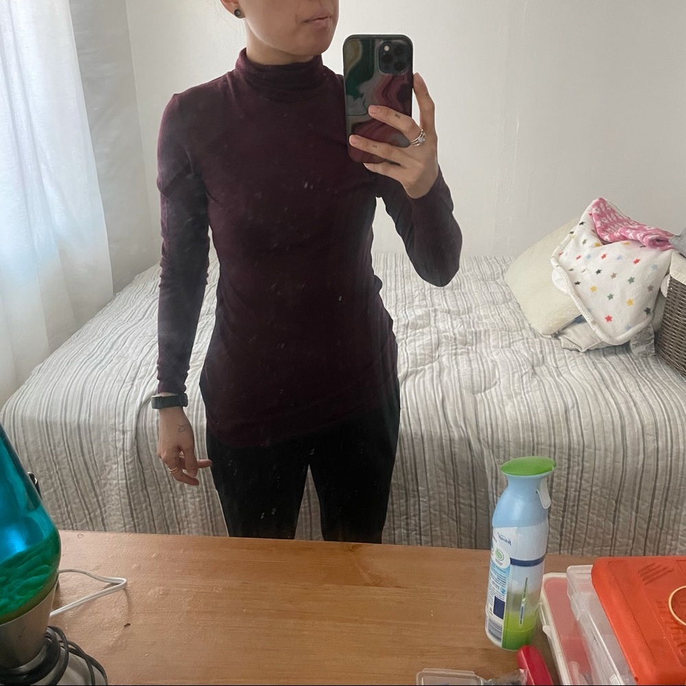 Vince long sleeve turtleneck Small